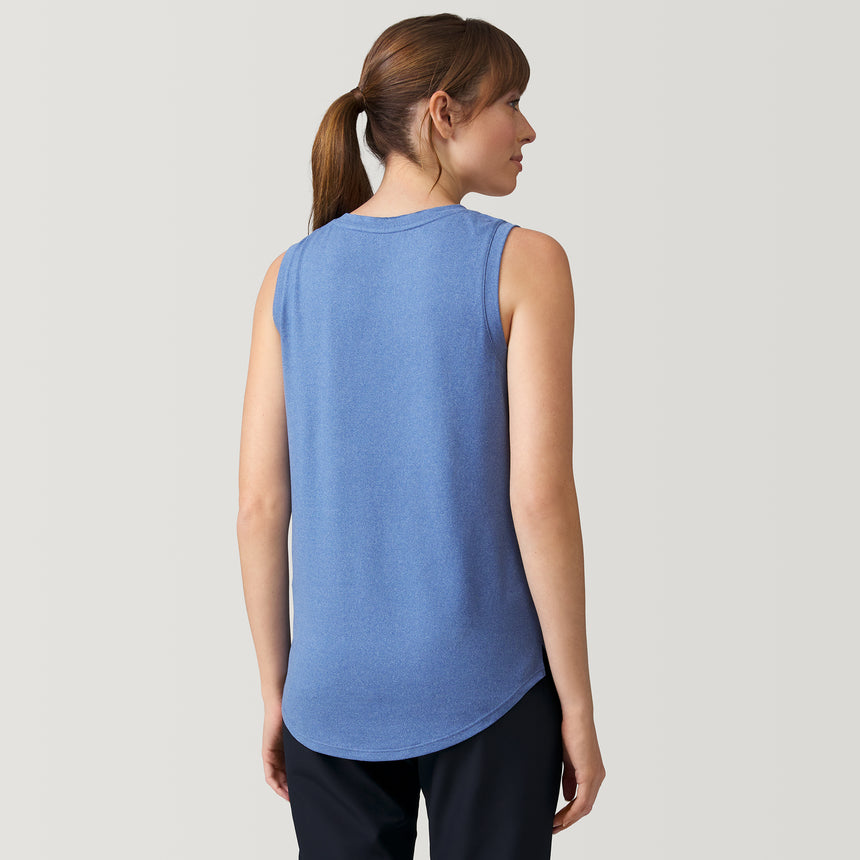 [Melanie is 5’8.5” wearing a size Small.] Women's Microtech® Chill Long Tank Top - Chambray - S #color_chambray
