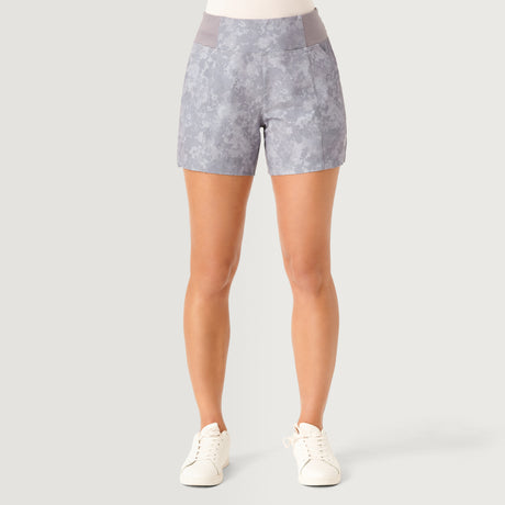 [Model is 5’9” wearing a size Small.] Women's Free 2 Explore Hybrid Short - Grey Camo #color_grey-camo
