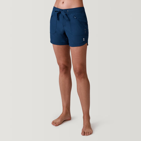 [Model is 5’9” wearing a size Small.] Women's 5" Bermuda Board Short - Navy - S #color_navy