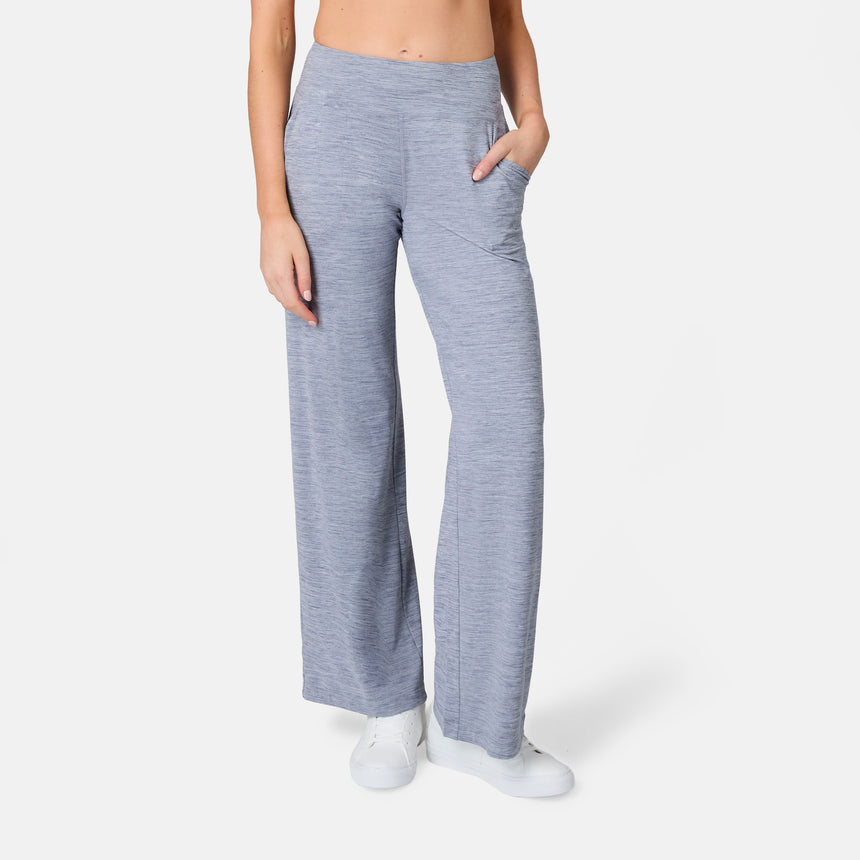 [Model is wearing size S] Person wearing light gray wide-leg pants on a white background