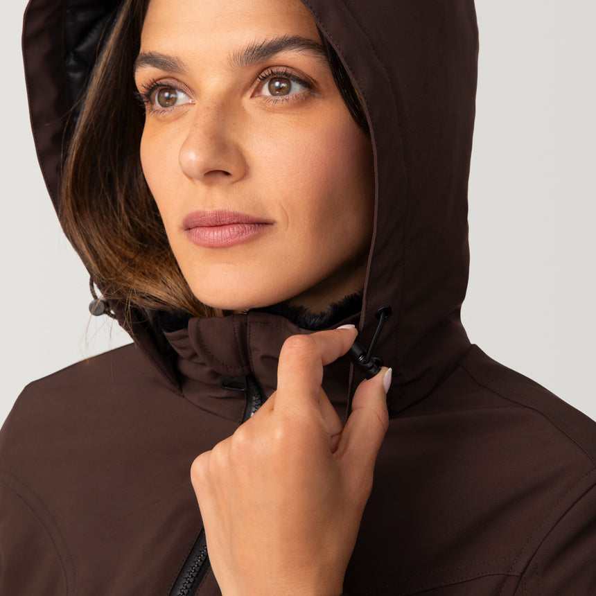 [Olga is 5’9" wearing a size Small.] Women's Thermo Super Softshell® Long Jacket - S - Oak #color_oak