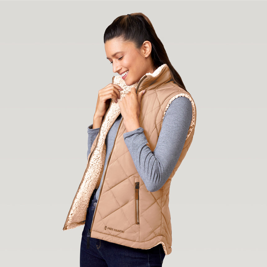 [Natalia is 5’9” wearing a size Small.] Women's Stratus Lite Reversible Vest - S - Mushroom #color_mushroom