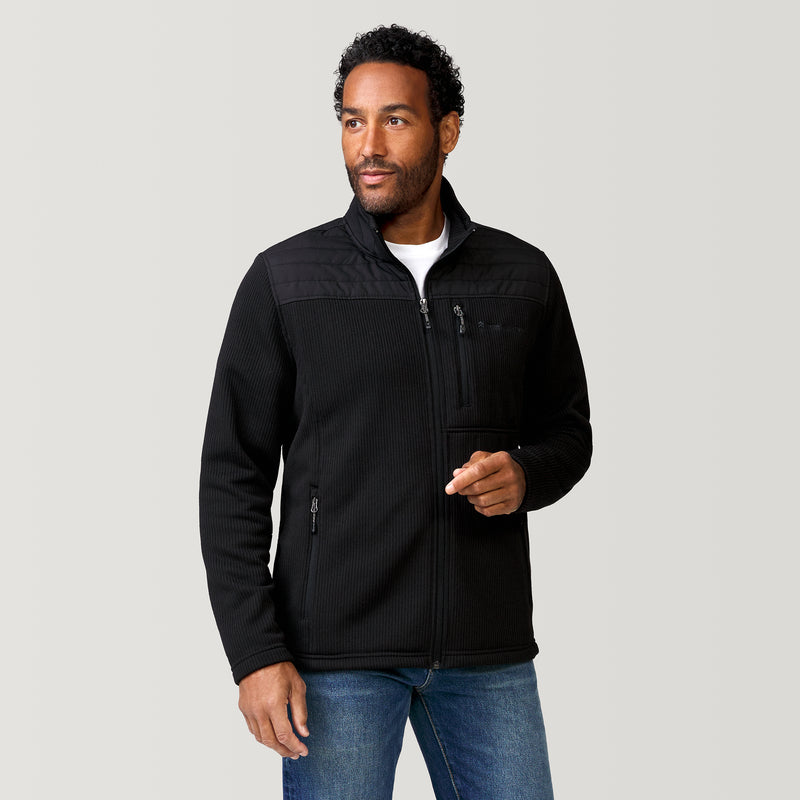 [Jonathan is 6’1” wearing a size Medium.] Men&