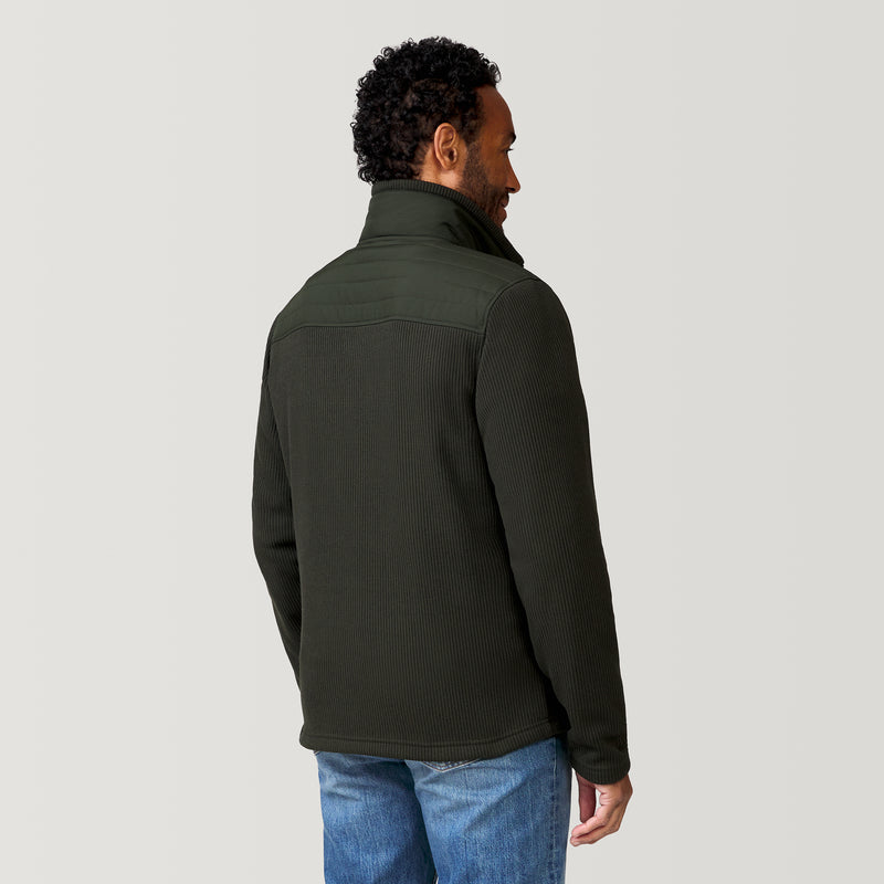 [Jonathan is 6’1” wearing a size Medium.] Men&