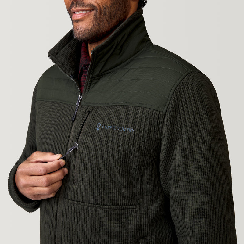 [Jonathan is 6’1” wearing a size Medium.] Men&