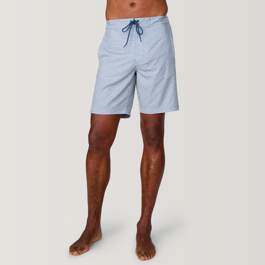 [Anderson is 6'2" wearing a size Medium.] Men's Textured Surf Swim Short - M – IRON #color_iron