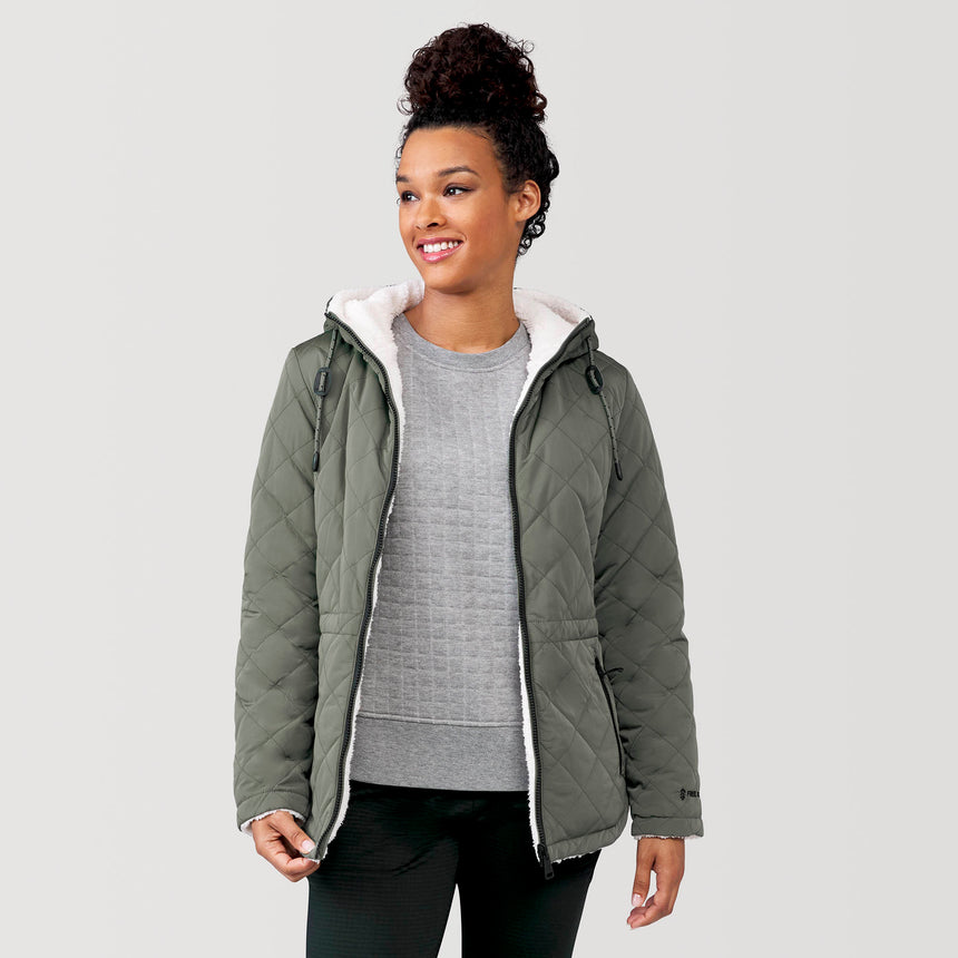 [Alexis is 5’6” wearing a size Small.] Women's Switch It Up Cloud Lite Reversible Jacket - S - Vine #color_vine