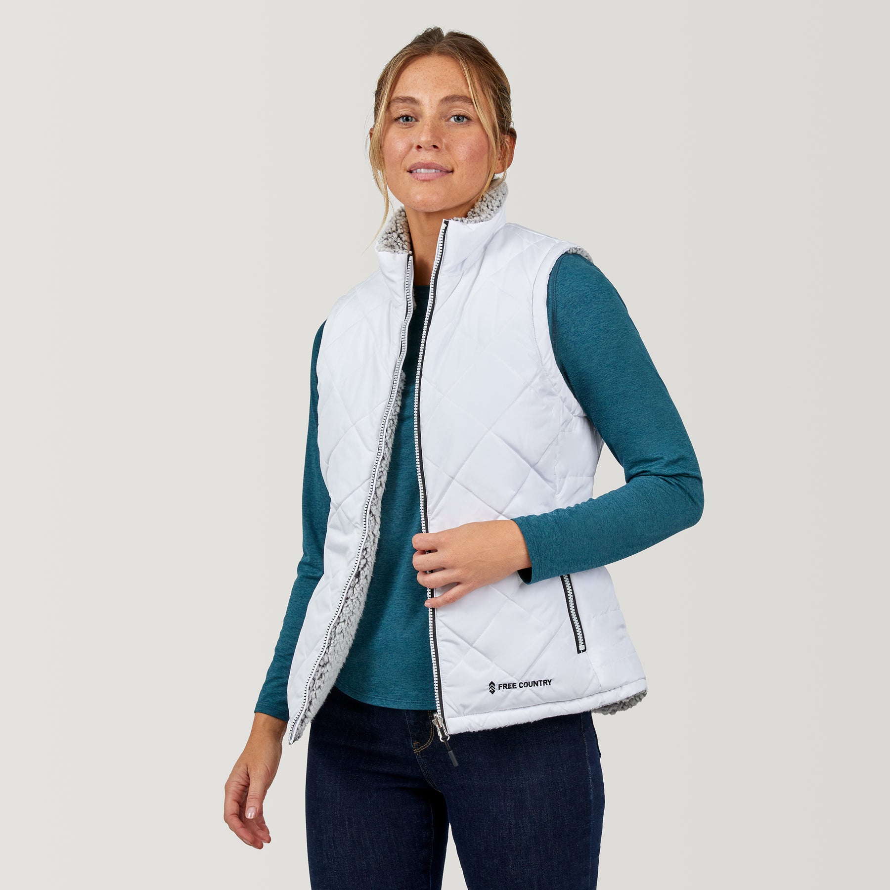 Women's Expedition Stratus Lite Reversible Vest – Free Country