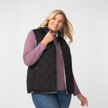 [Lola is 5'10.5" wearing a size 1X.] Women's Plus Size Expedition Stratus Lite Reversible Vest - 1X - Black #color_black