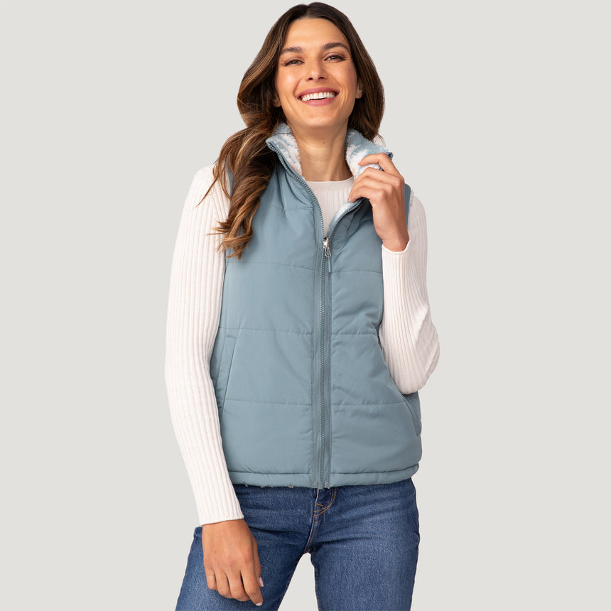 [Olga is 5’9" wearing a size Small.] Women's Venture Stratus Lite Reversible Vest - S - Willow #color_willow