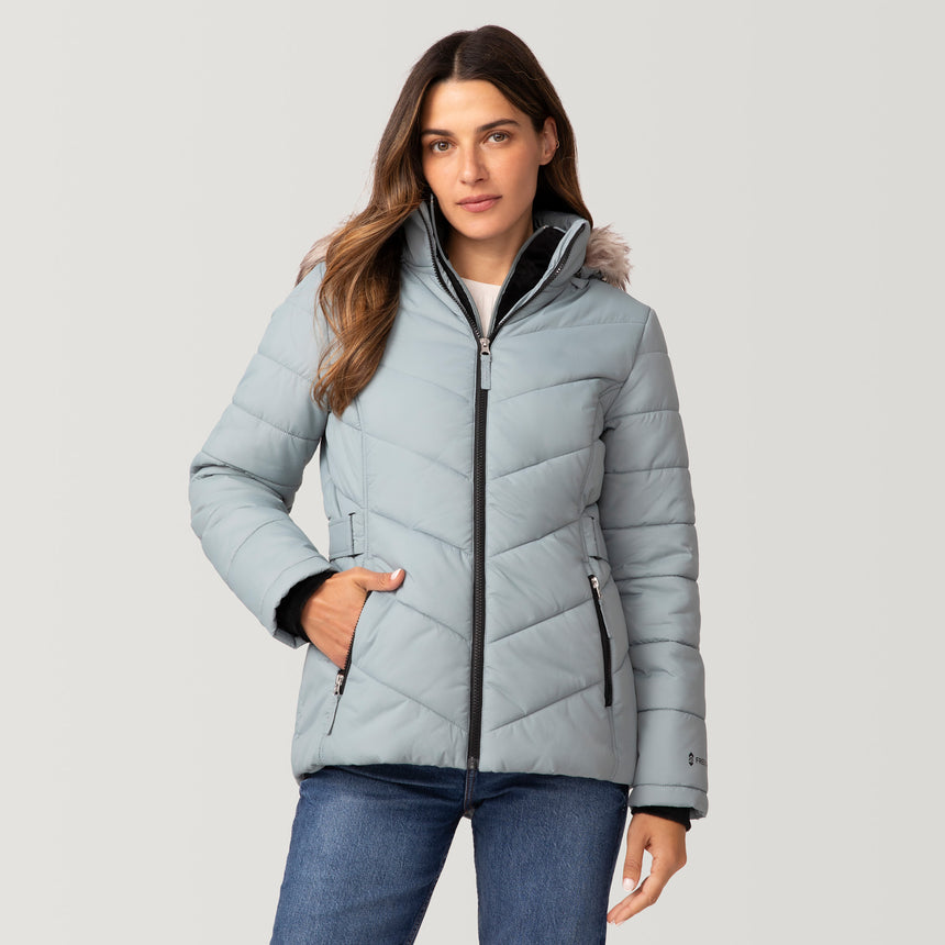 [Olga is 5’9" wearing a size Small.] Women's Unstoppable II Poly Air Touch Jacket - S - Willow #color_willow