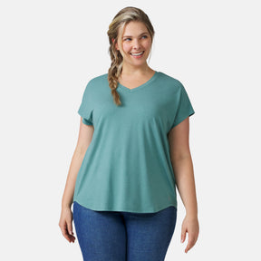 [Angela is 5’10” wearing a size 1X.] Women's Plus Size Microtech Chill B Cool Tee - Laurel - 1X #color_laurel