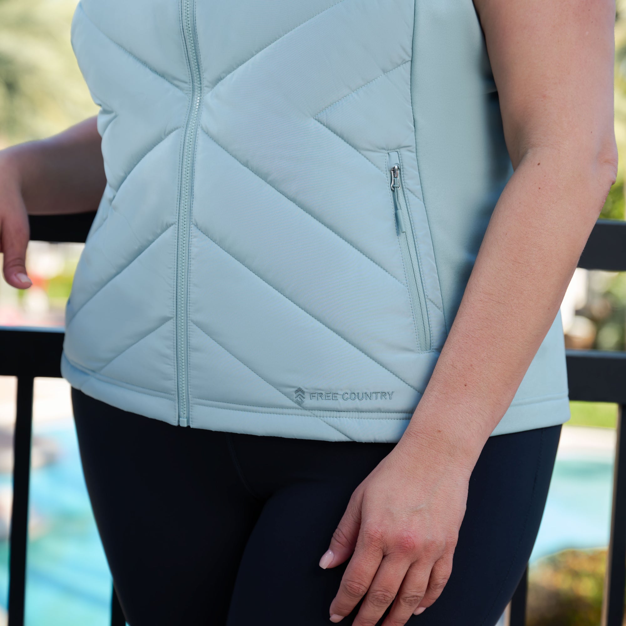 Women's Plus Size Quilted Hybrid Vest – Free Country