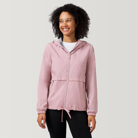 [Victoria is 5’11” wearing a size Small.] Women's Outland Windshear Jacket - S - Cameo Pink #color_cameo-pink