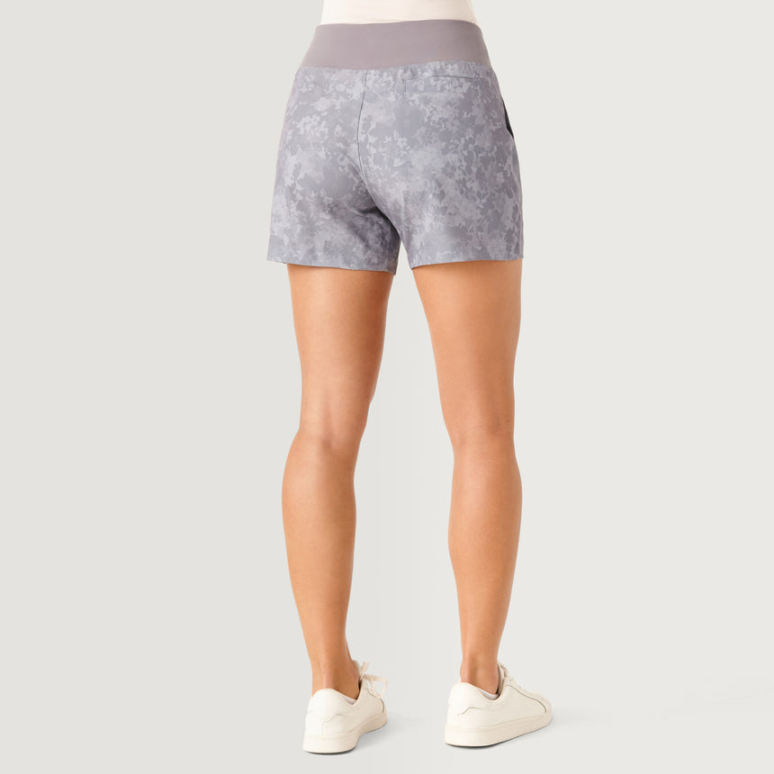 [Model is 5’9” wearing a size Small.] Women's Free 2 Explore Hybrid Short - Grey Camo #color_grey-camo