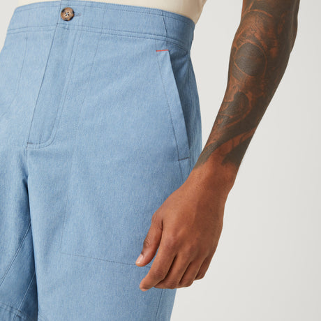 [Model is  wearing a size Medium.] Men's Stryde Weave Free Comfort Shorts - Airy Blue #color_airy-blue