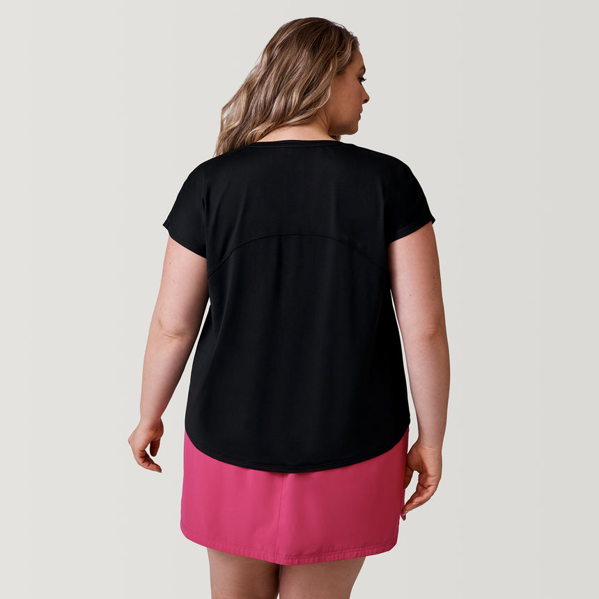 [Angela is 5’10” wearing a size 1X] Women's Plus Size Microtech Chill B Cool Tee - Black - 1X #color_black