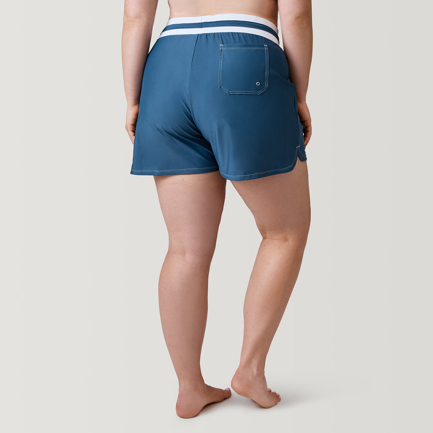 [Model is 5’10” wearing a size 1X] Women's Plus Size Drawstring Swim Short - Slate-White #color_slate-white