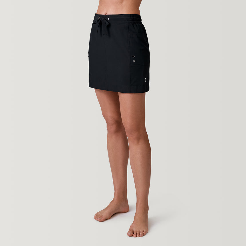[Model is 5’9” wearing a size Small.]  Women's Woven Boardwalk Skort - Black - S #color_black